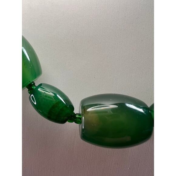 Green onyx beaded necklace with sterling silver toggle clasp - Picture 16 of 16